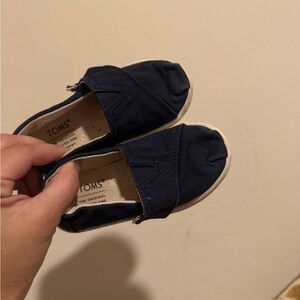 TOMS Kids Moccasins in Dark Blue